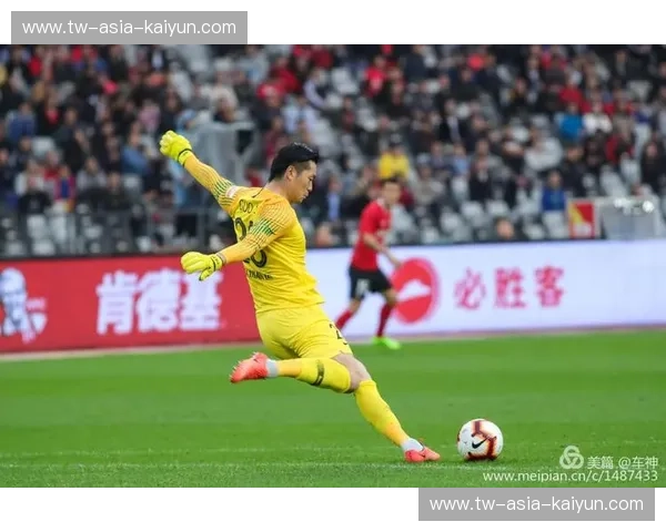 津门虎啸对决鹏城南风:泰达与深圳佳兆业,一场关于信仰与尊严的绿茵博弈 津门虎啸对决鹏城南风:泰达与深圳佳兆业,一场关于信仰与尊严的绿茵博弈